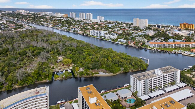 Building Photo - 1631 Riverview Rd