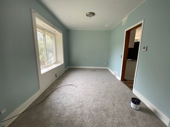 Building Photo - Freshly Renovated 4BR with Big Backyard Vibes