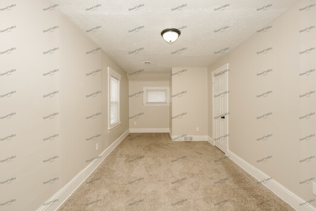 Building Photo - 2915 Colburn Ave