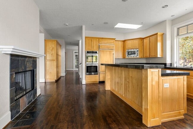 Building Photo - 16275 NE Eilers Rd