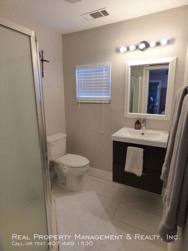 Building Photo - 3 BR / 2 BA in the Hourglass District