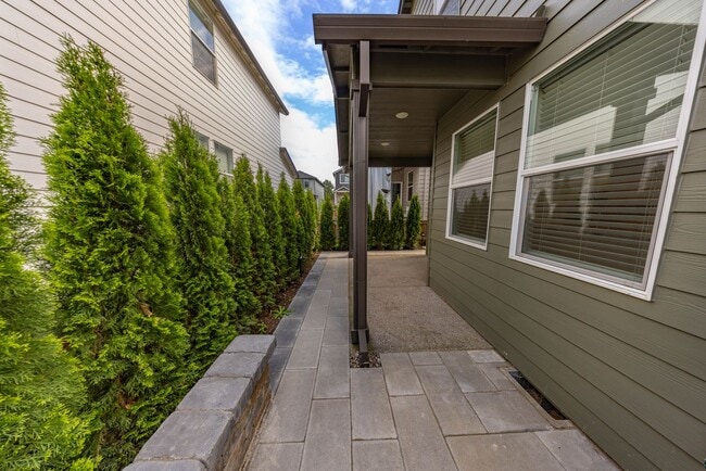 Building Photo - 6313 NE 61st Ave