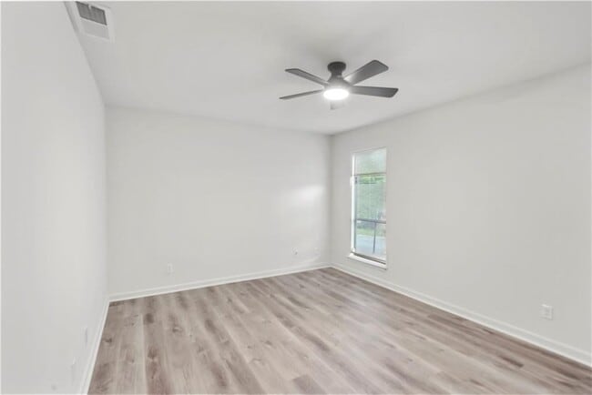 Building Photo - 4705 Mariners Dr