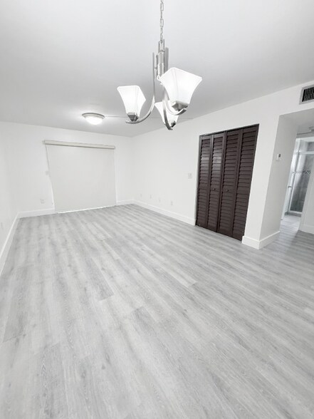 Building Photo - 145 SW 30th Ct