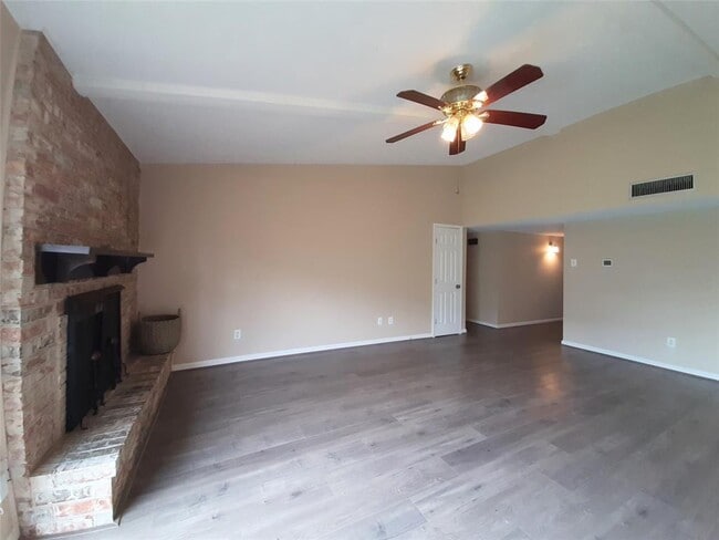 Building Photo - 18214 Mantana Dr