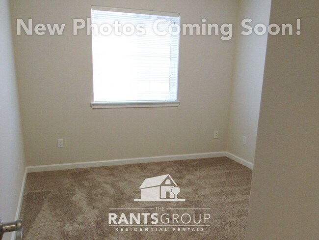 Building Photo - Fantastic Neighborhood! Easy Commute to JBLM!