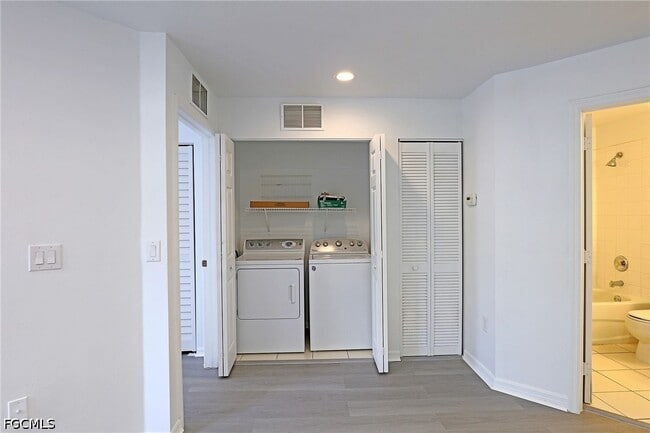 Building Photo - 3629 Pine Oak Cir