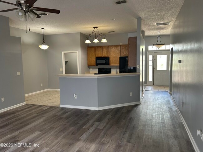 Building Photo - 1804 Northglen Cir