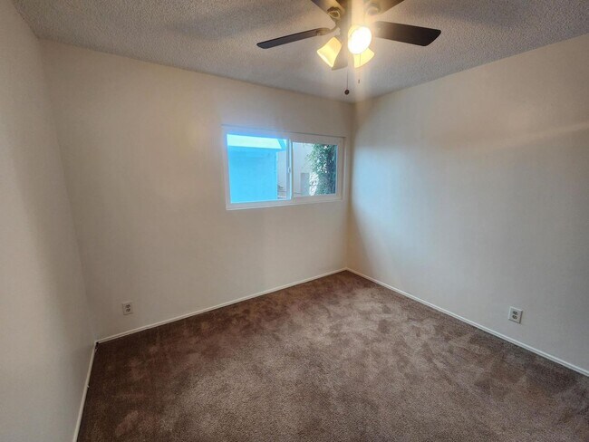 Building Photo - Moonstone