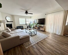 Building Photo - 2625 Pirineos Way