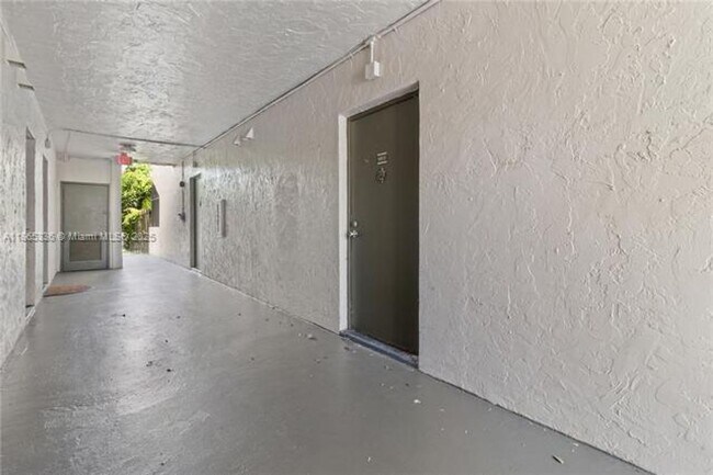 Building Photo - 7953 SW 104th St
