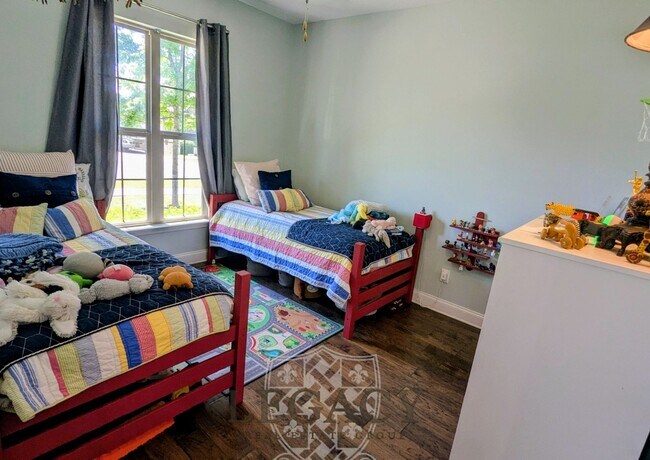 Building Photo - 6150 Christmas Dr