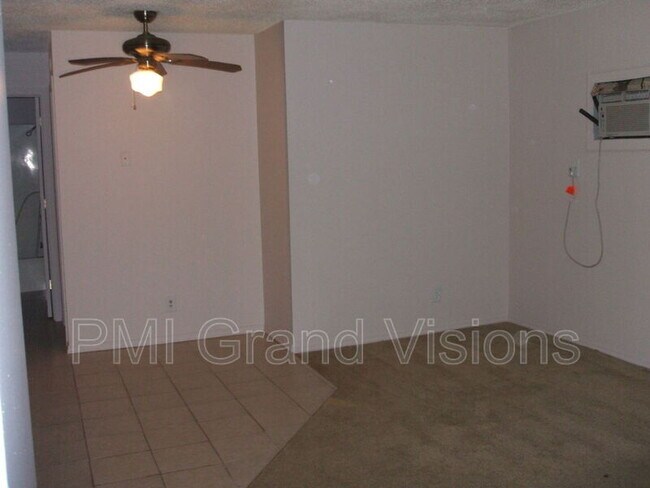 Building Photo - 465 E Main St
