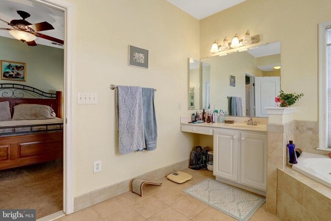 Building Photo - 5257 Bessley Pl