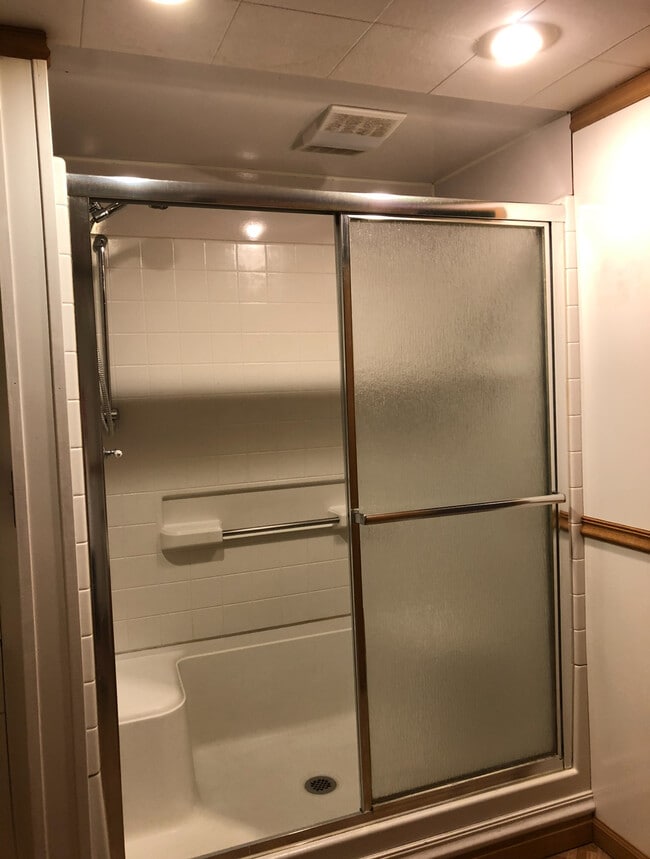 Building Photo - 21600 Whittington St