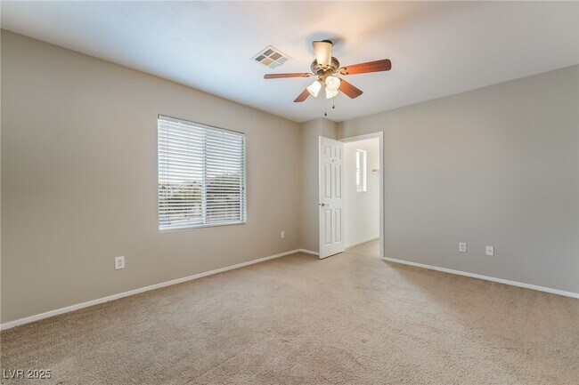 Building Photo - 10667 Mann St