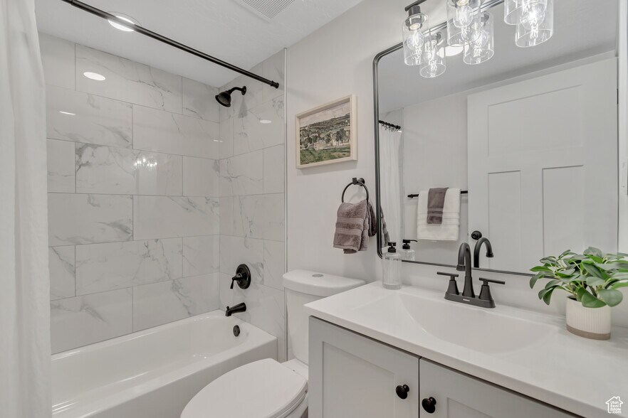 Building Photo - 394 N 100 E