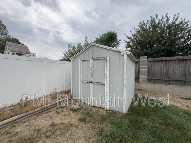 Building Photo - 2419 1850 N St