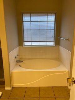 Building Photo - 5331 Willow-Ridge Rd