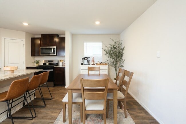 Building Photo - 1153 Barn Swallow Wy