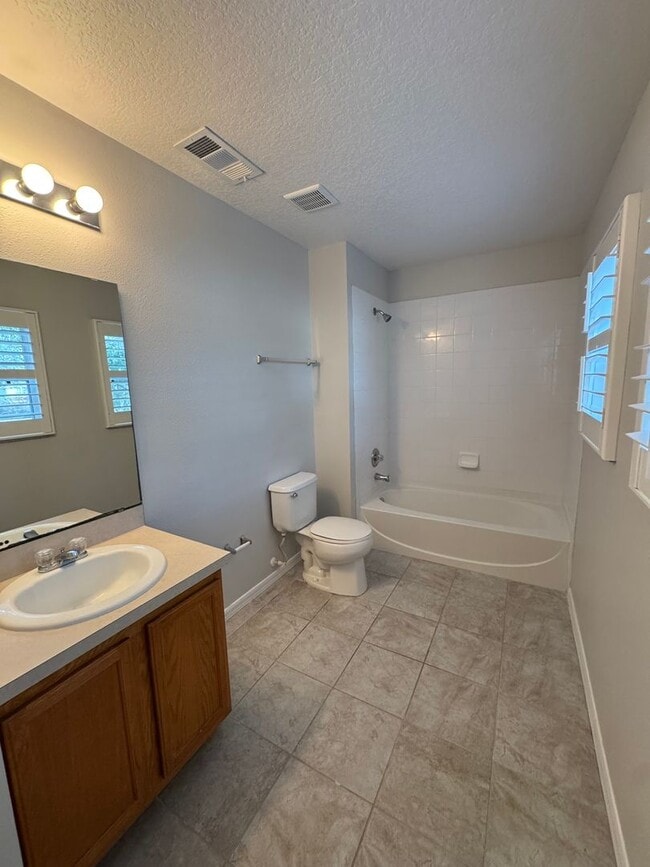 Building Photo - Avalon Park: 3 Bedroom, 2.5 Bath, 2 Car Garage Townhome