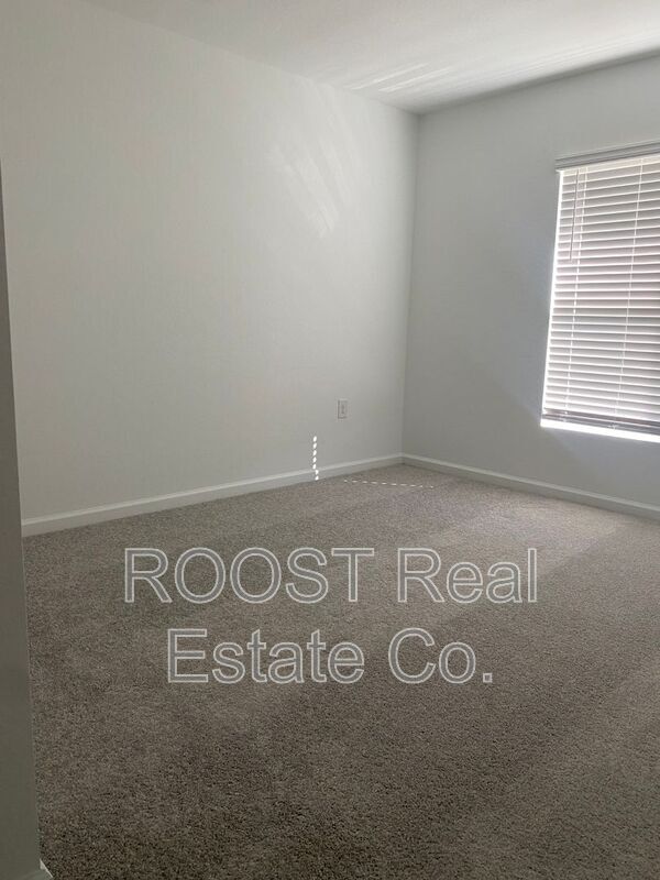 Building Photo - 1541 Newport St SE