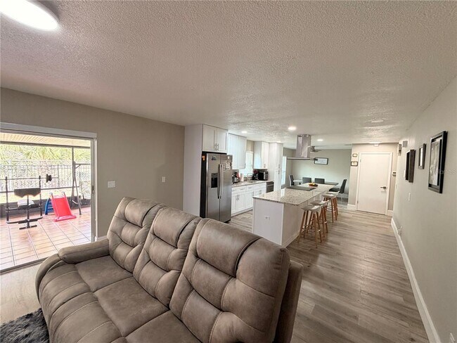 Building Photo - 106 W Cedarwood Cir