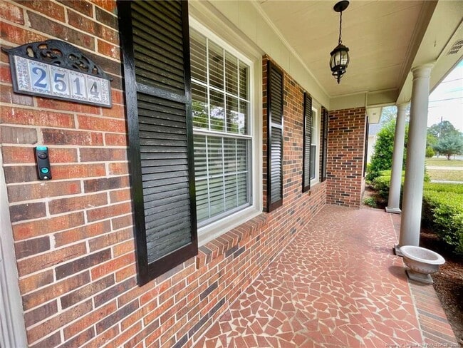 Building Photo - 2514 Dartmouth Dr
