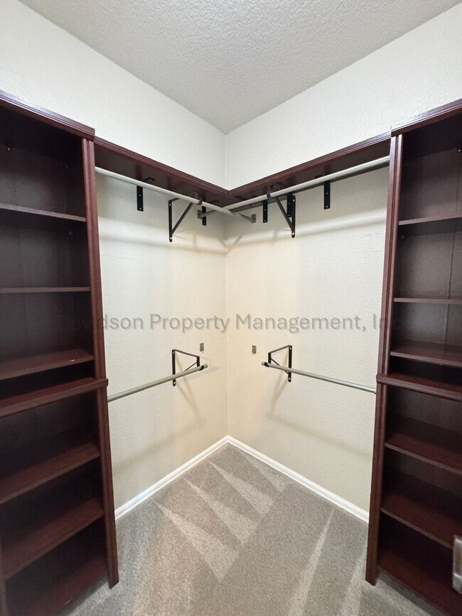 Building Photo - Beautiful 2 Bedroom Condo on the West Side of Colorado Springs