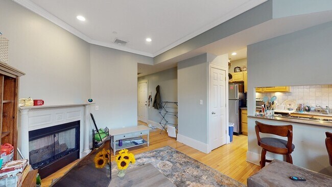 Building Photo - 97 E Brookline St