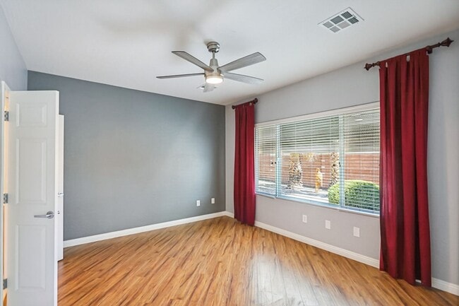 Building Photo - 55+, Age Restricted, 2 Bed, 2 Bath, Single...