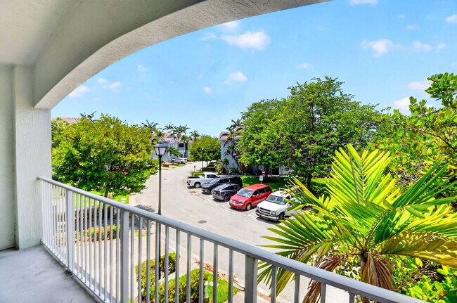 Building Photo - "Charming 2-Bed, 2-Bath Oasis in Riviera Beach – Your Perfect Retreat!"