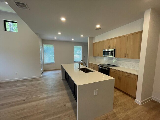 Building Photo - 2515 Appian Wy