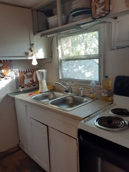 Building Photo - 5728 4th St