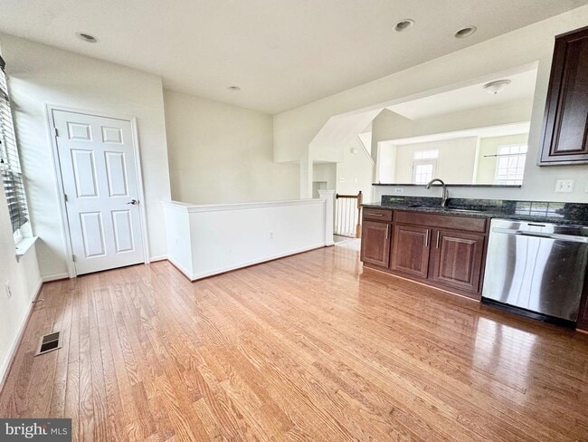 Building Photo - 412 S Greenberry Ln