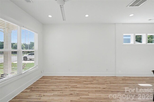 Building Photo - 1521 Walton Rd