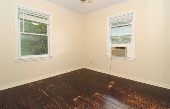 Building Photo - 613 Reagan St