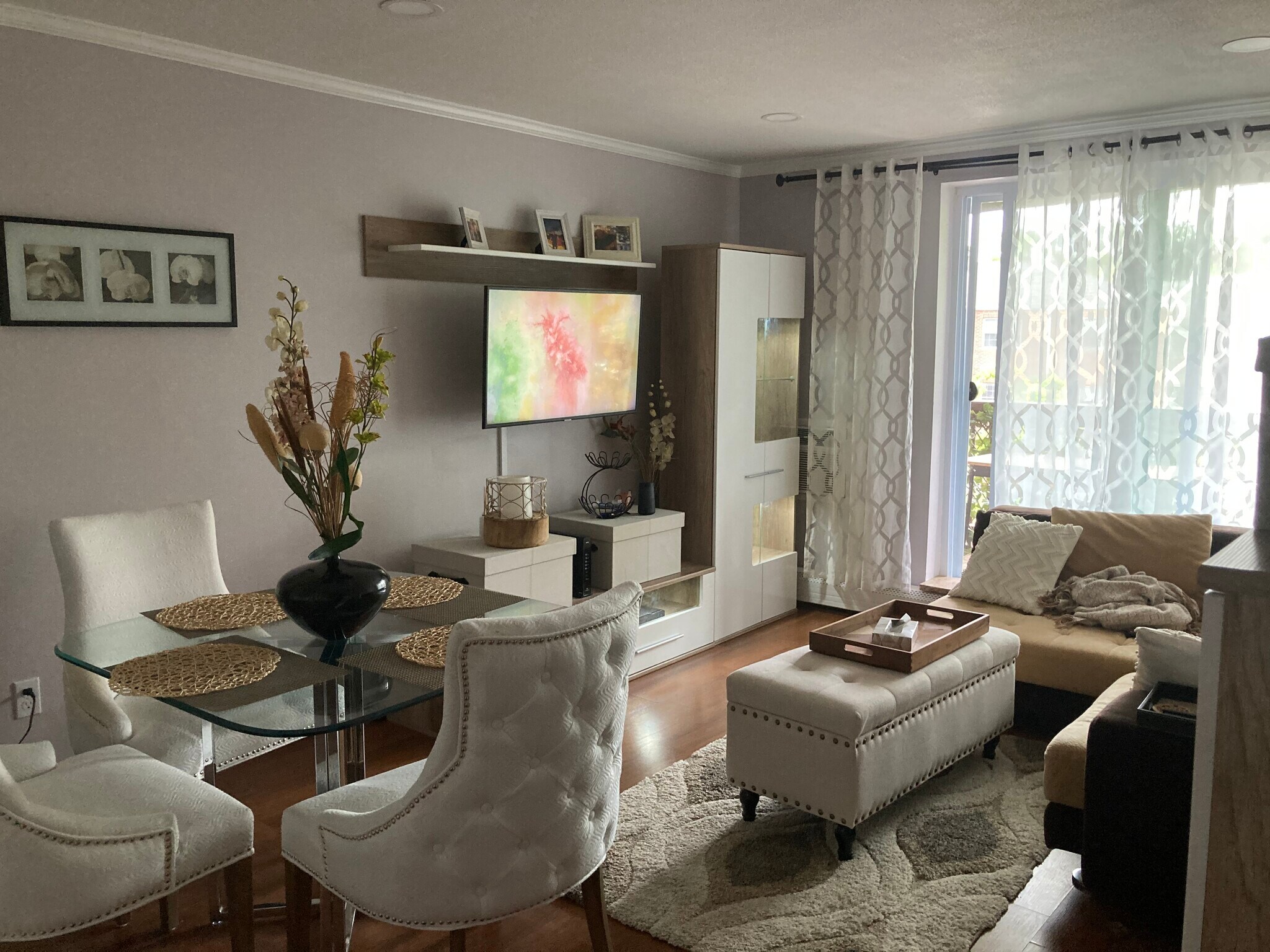 Building Photo - 142 Kenrick St