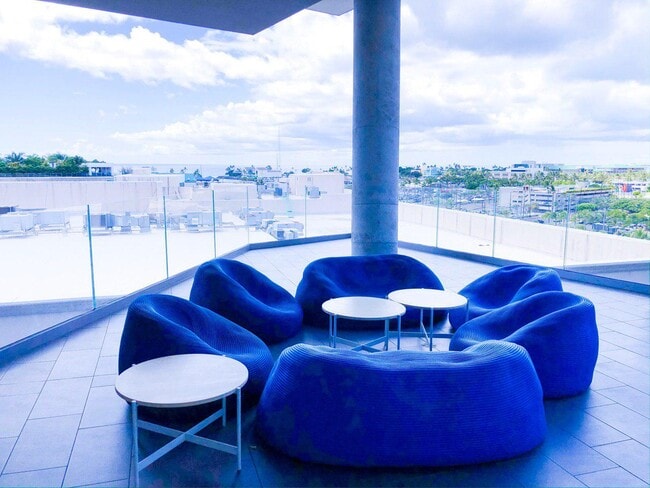 Building Photo - 1001 Queen St