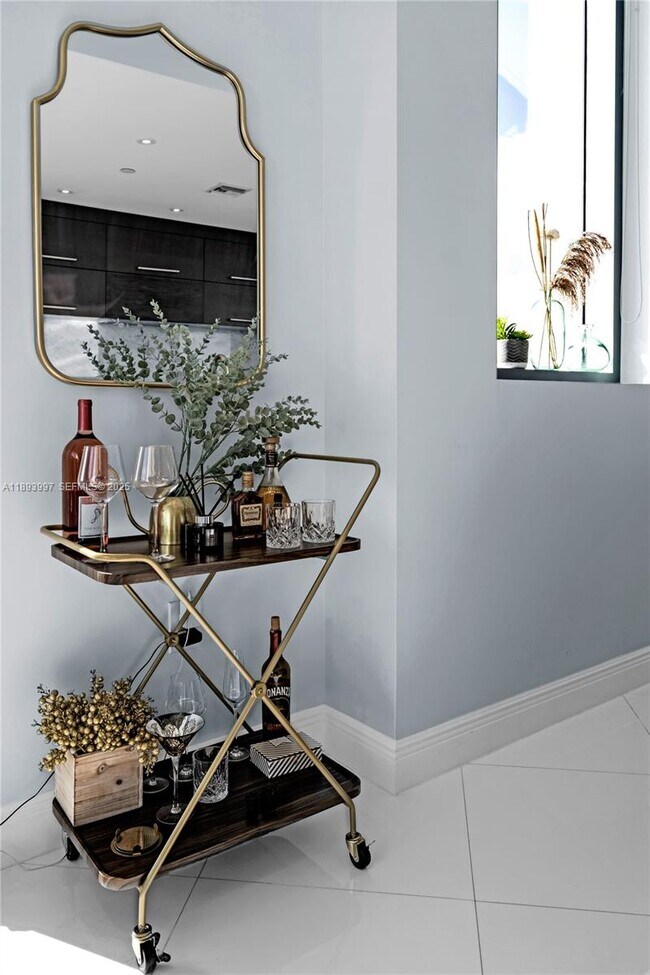 Building Photo - 900 Biscayne Blvd