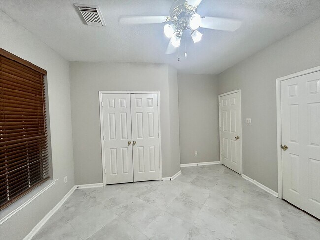 Building Photo - 16807 Laguna Springs Dr