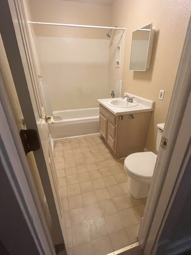 Building Photo - Park Avenue Apartments