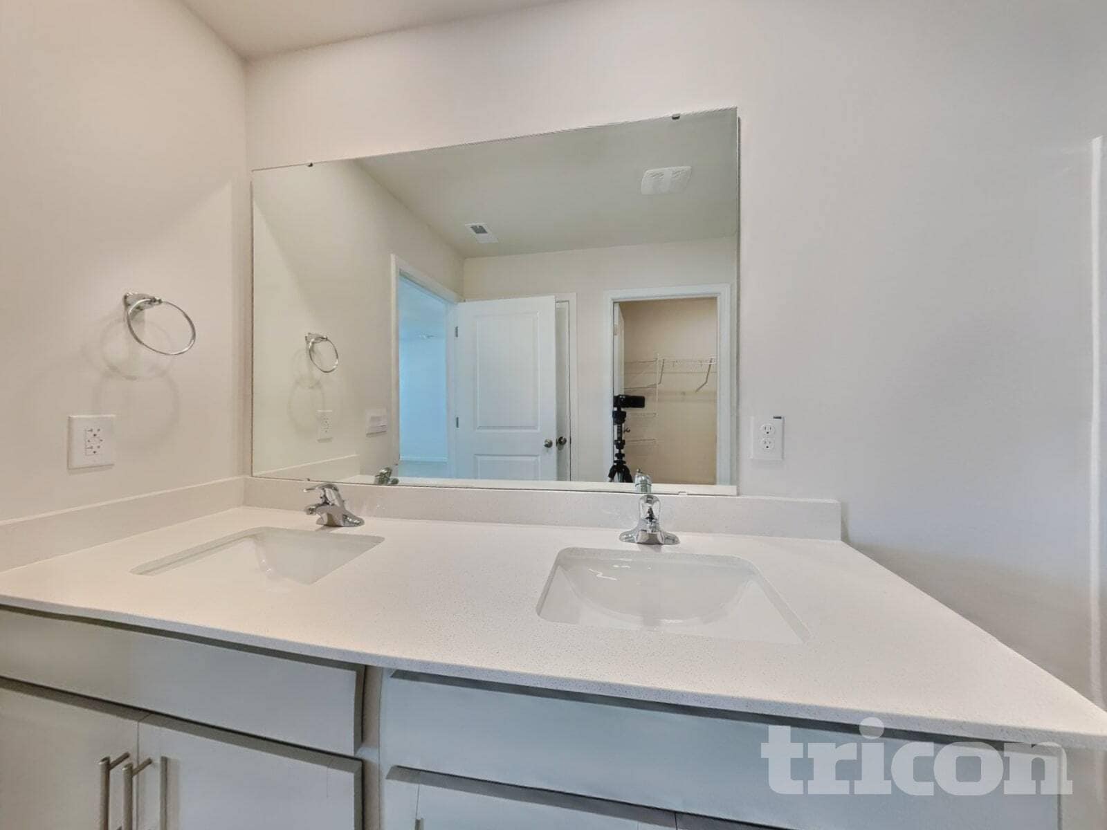 Building Photo - 120 Paper Birch Wy