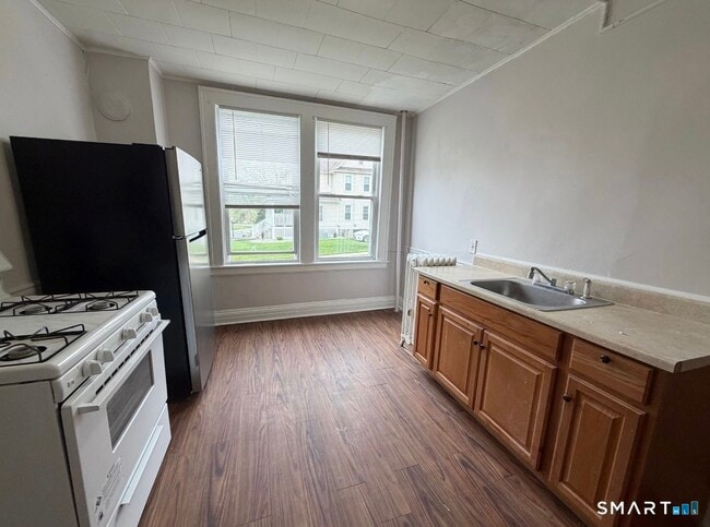 Building Photo - 22 Park Rd