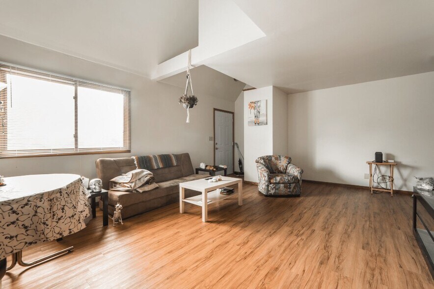 Building Photo - 809 Edgebrook Dr