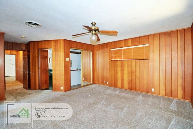 Building Photo - 3180 Wilshire Dr