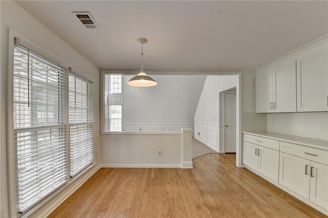 Building Photo - 6535 Ganton Dr