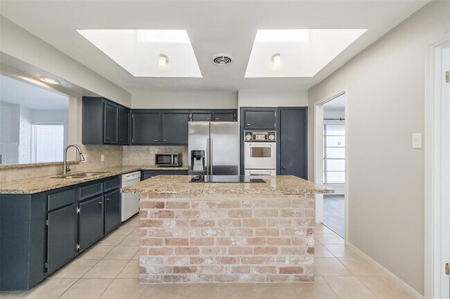 Building Photo - 14415 Locke Ln