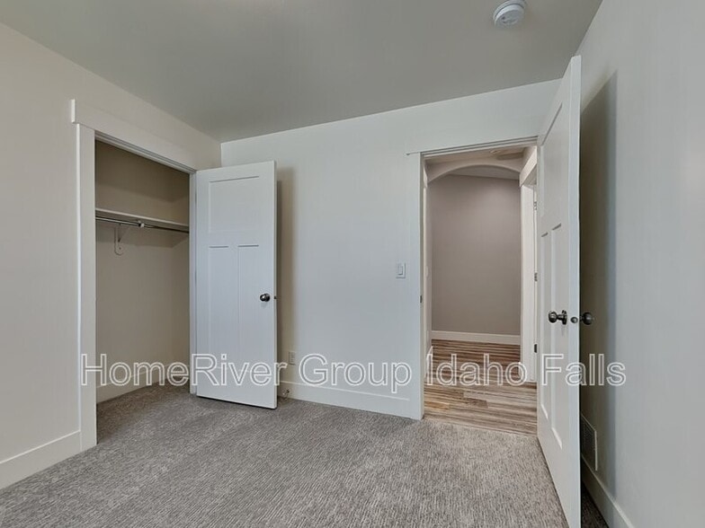 Building Photo - 7224 Hamden Ave