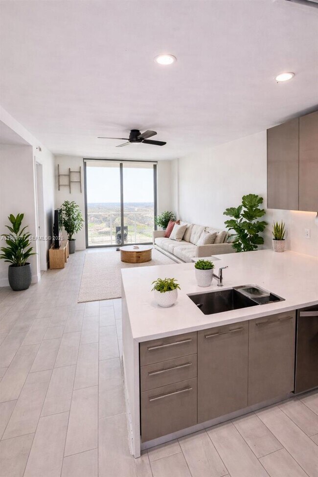 Building Photo - 2000 Metropica Wy